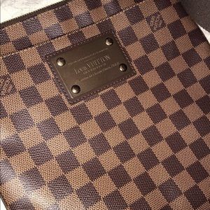 Louis Vuitton Brooklyn Pochette Plate Damier Ebene